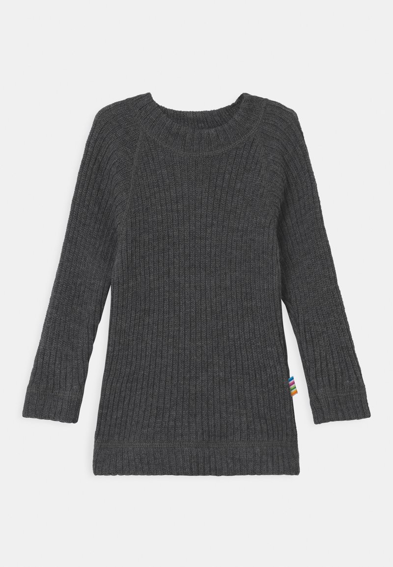 Dunkelgrauer gerippter Strickpullover mit rundem Ausschnitt und Dreiviertelärmeln. Hat ein mehrfarbiges Etikett an der Seite.