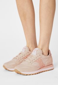 Saucony JAZZ ORIGINAL - Sapatilhas - tan/pink