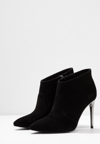 Tamaris Bottines à talons hauts - black