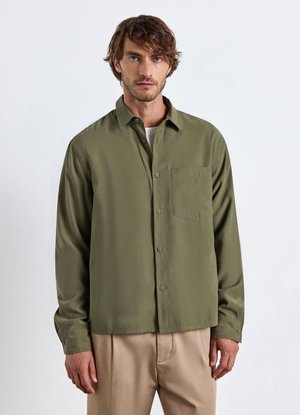 Calliope, CAMICIA TINTA UNITA - Shirt - verde militare