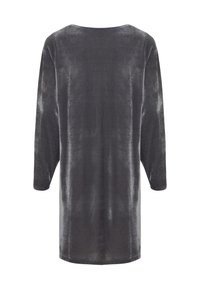 Kleid aus Kohlefaservelours, lange Ärmel, runder Halsausschnitt, lockere Passform, weiche Textur, knielang, glatte Oberflächenstruktur mit leichten Farbvariationen.