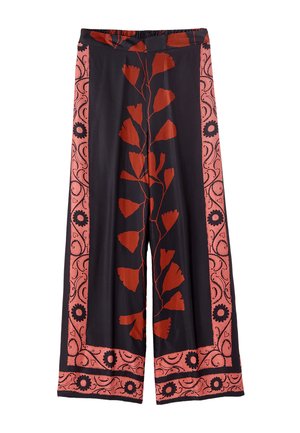 Pantalon noir à jambes larges avec imprimé floral rouge au centre et bordures décoratives roses avec motifs floraux et spirales noirs.