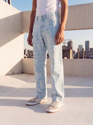 2Y Studios, BAGGY FIT WIDE LEG BASIC JEANS - Торбести дънки - camouflage blue