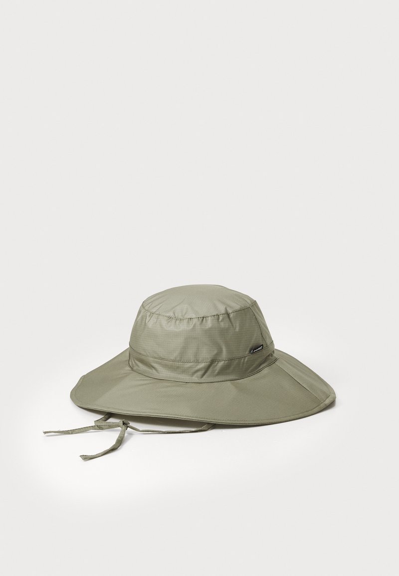 Chapeau à large bord de couleur vert clair en tissu texturé, avec une sangle nouée et un bandeau cousu autour de la couronne.