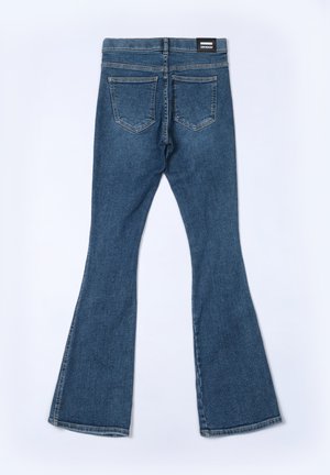 Siniset farkut, joissa on leveä lahje ja korkea vyötärö. Farkuissa on kaksi takataskua, sileä pinta ja minimaalinen ompelutaito.