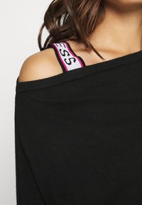 Guess Strickpullover - black