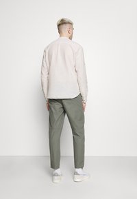 Only & Sons ONSCAIDEN HALF PLACKET - Camisa - pelican