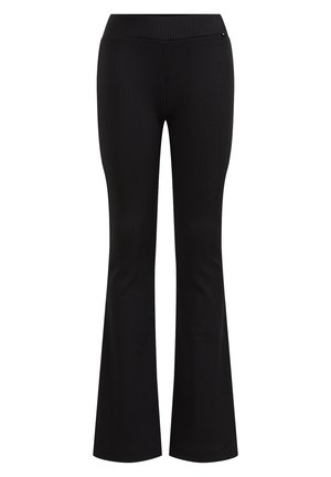 Czarne prążkowane dzianinowe spodnie z wysokim elastycznym paskiem, dopasowane w biodrach i udach, delikatnie rozszerzające się ku dołowi.