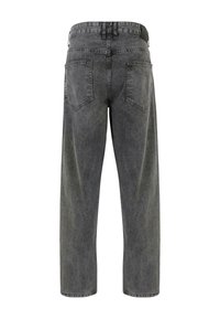 Pantaloni din denim gri cu croială lejeră, cu talie înaltă, două buzunare la spate și cusături vizibile. Material texturat cu un finisaj decolorat.