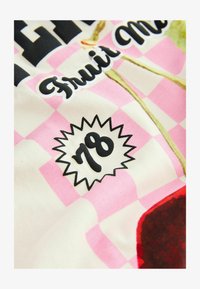 Nije odabrano, cherry denim