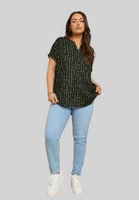 Yours Clothing ABSTRACT TEXTURED - Camicetta - khaki