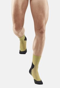 CEP LIGHT MERINO HIKING COMPRESSION SOCKS MID CUT MEN - MADE IN GERMANY - Calze - olive