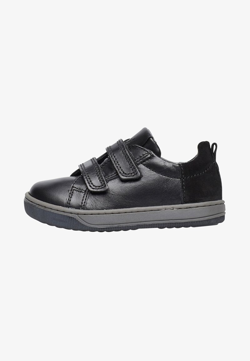 Schwarze Leder-Sneaker mit zwei Klettverschlussriemen, grauer Gummisohle, gepolstertem Kragen und strukturierten Akzenten an der Ferse und den Seitenpaneelen.