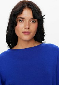 Nümph CARMA CROP  - Pulover - clematis blue