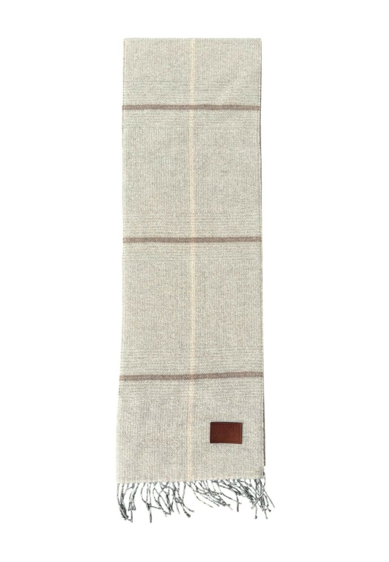 Sciarpa di lana beige chiaro con sottili strisce orizzontali e verticali più scure e più chiare, estremità frangiate e una piccola etichetta in pelle marrone.