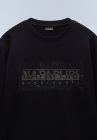 Zwarte sweatshirt met een gestructureerde grafische print met "NAPAPIJRI" en "geographic" in een rechthoekig ontwerp. Ribben aan de hals en mouwen.