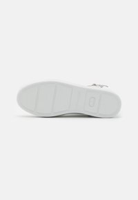 Kennel + Schmenger Baskets montantes - white