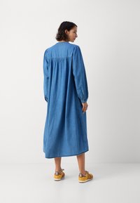 Lollys Laundry DRESS - Jeansklänning - blue