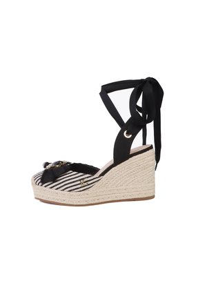 LOLA CASADEMUNT, ESPADRILLES - Zapatos de salón con cordones - black
