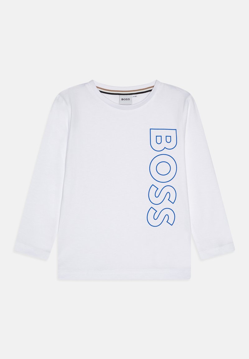 T-shirt blanc à manches longues avec un logo vertical bleu "BOSS" sur le devant, col rond et tissu en coton doux.