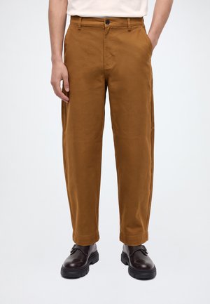 Selected, BARREL NICK DOMESTIC WORKWEAR PANT - Панталони - monks robe