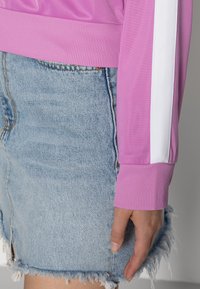 Monki Träningsjacka - pink