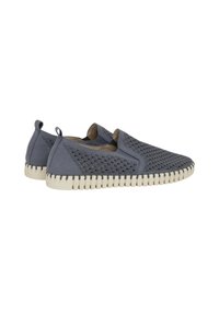 Szare buty wsuwane z plecionym wierzchem, teksturowanym wzorem, elastycznymi bokami oraz kremową gumową podeszwą. Minimalistyczny kształt bez sznurówek.