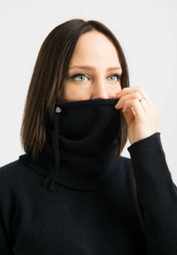 Dalle Piane Cashmere Kruhová šála - blue