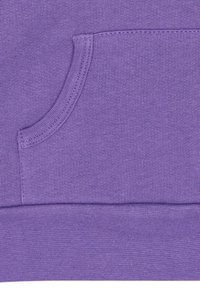 Felpa viola realizzata in un tessuto con superficie strutturata, dotata di tasca a marsupio e orlo a coste. Design semplice e casual.