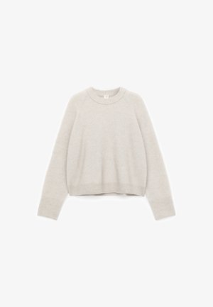 Light gray cropped sweater made of soft knit material, featuring a round neckline, ribbed cuffs, and a relaxed fit.