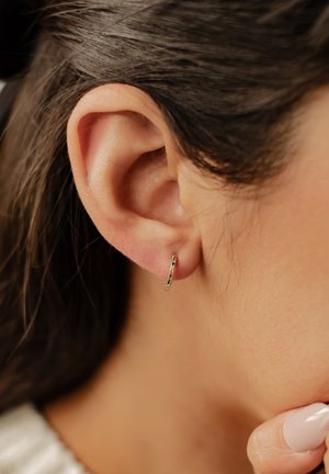 BUNTE HUGGIE CREOLE - Earrings - goldfarben
