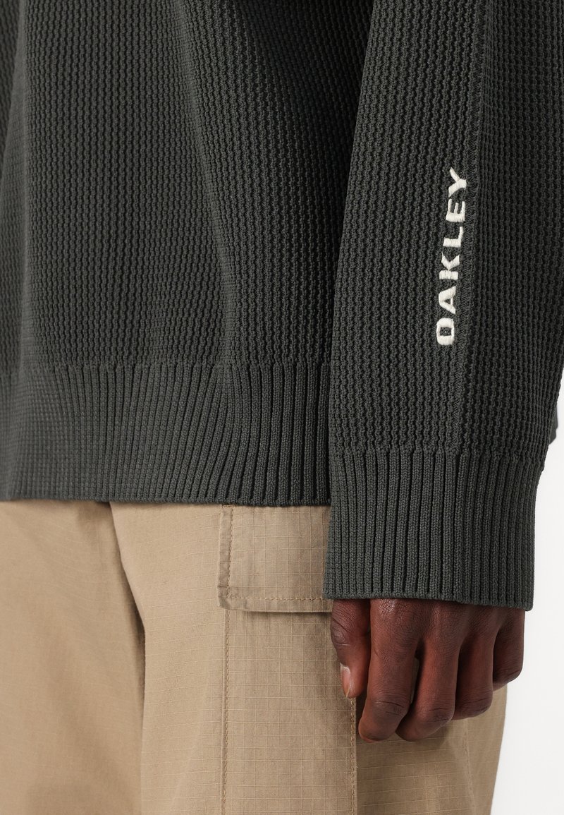 Oakley NEW RETRO SWEATER - Striktrøje - shadow