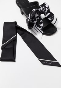 WEEKEND MaxMara Sandales à talons hauts - black