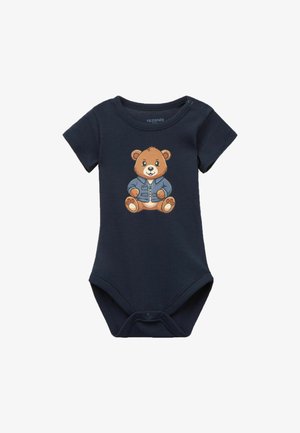 Námorně modrý overal vyrobený z bavlny, na přední straně s potiskem kresleného medvěda v bundě a s patentkami na dně.