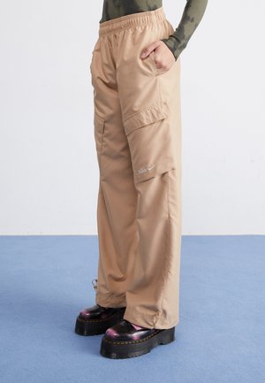 Nike Sportswear TREND - Pantaloni cargo - hemp