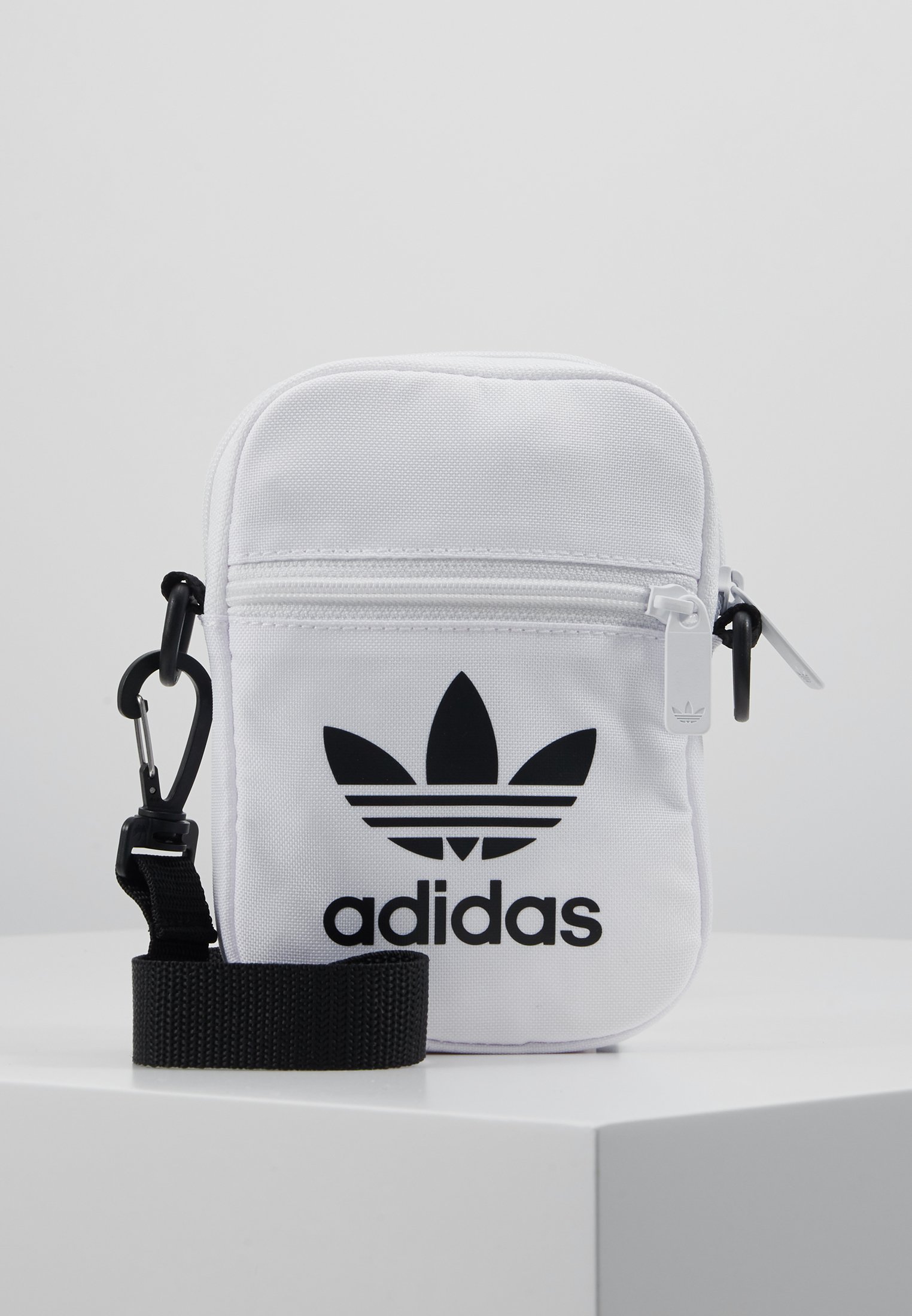adidas Originals FEST BAG TREF Axelremsväska white adidas Originals FEST BAG Axelremsväska black Zalando.se