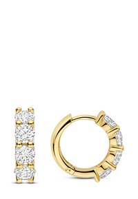 Goldene Creolen, besetzt mit vier runden, klaren Edelsteinen in Krappenfassungen, abgebildet sowohl geschlossen als auch geöffnet vor weißem Hintergrund.