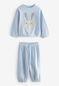 Completo loungewear a due pezzi in azzurro chiaro con un maglione testurizzato a coste che presenta un design a faccia di coniglio e pantaloni cropped con vita elastica.