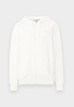 Hvit hettejakke med glidelås laget av myk stoff, med hette, to frontlommer, ribbede mansjetter og en liten logo på venstre bryst.