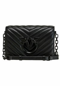 Borsa a spalla in pelle nera con motivo a zig zag, hardware in tonalità argento, doppie decorazioni a forma di uccello e tracolla a catena. Forma rettangolare compatta.