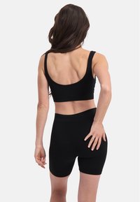Bamboo Basics SUZE BIKERSHORT - Pantalón corto de deporte - black