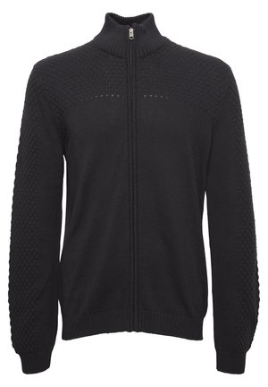 Schwarzer gestrickter Zip-Up-Pullover mit strukturierten Mustern an Schultern und Ärmeln, gerippten Bündchen und Saum, hohem Kragen und silbernem Reißverschluss.