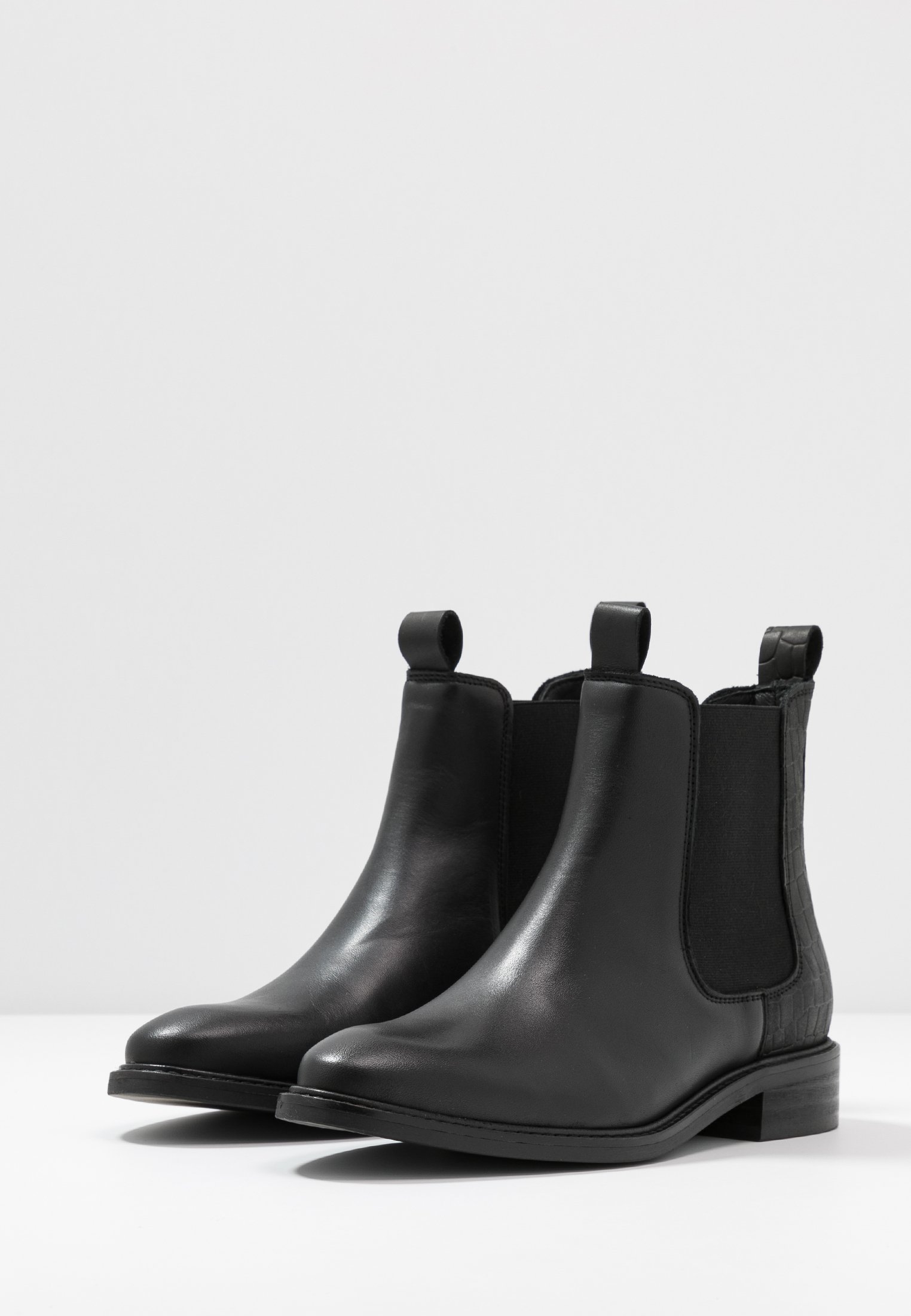 edited chelsea boots aida