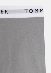 Tommy Hilfiger TRUNK 3 PACK - Nadrág - black/ant silver/white