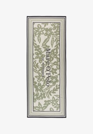 Sciarpa rettangolare con motivi floreali verdi, bordata da strisce, con il testo "Marc O’Polo EST. IN STOCKHOLM" al centro su sfondo crema.