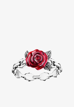 Silberner Ring mit Kettengliedern, der eine glänzende rote Rose und auf beiden Seiten zwei detaillierte silberne Blätter aufweist.