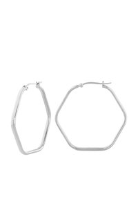 Sølv hoop øreringe i hexagonal form med en poleret finish. Kendt for deres vinklede design og glatte tekstur.