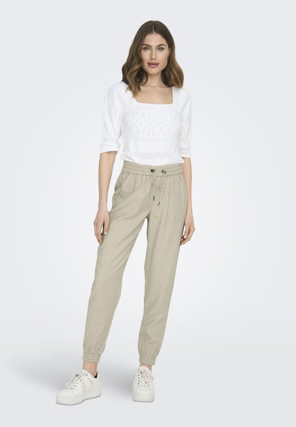 ONLKELDA EMERY PULL UP - Trousers - humus4