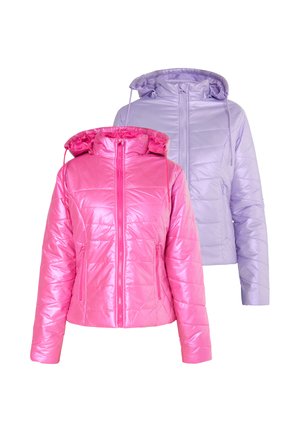 Due giacche imbottite lucide con cappuccio, una rosa davanti e una lilla chiaro dietro, entrambe con zip frontali e tasche laterali.