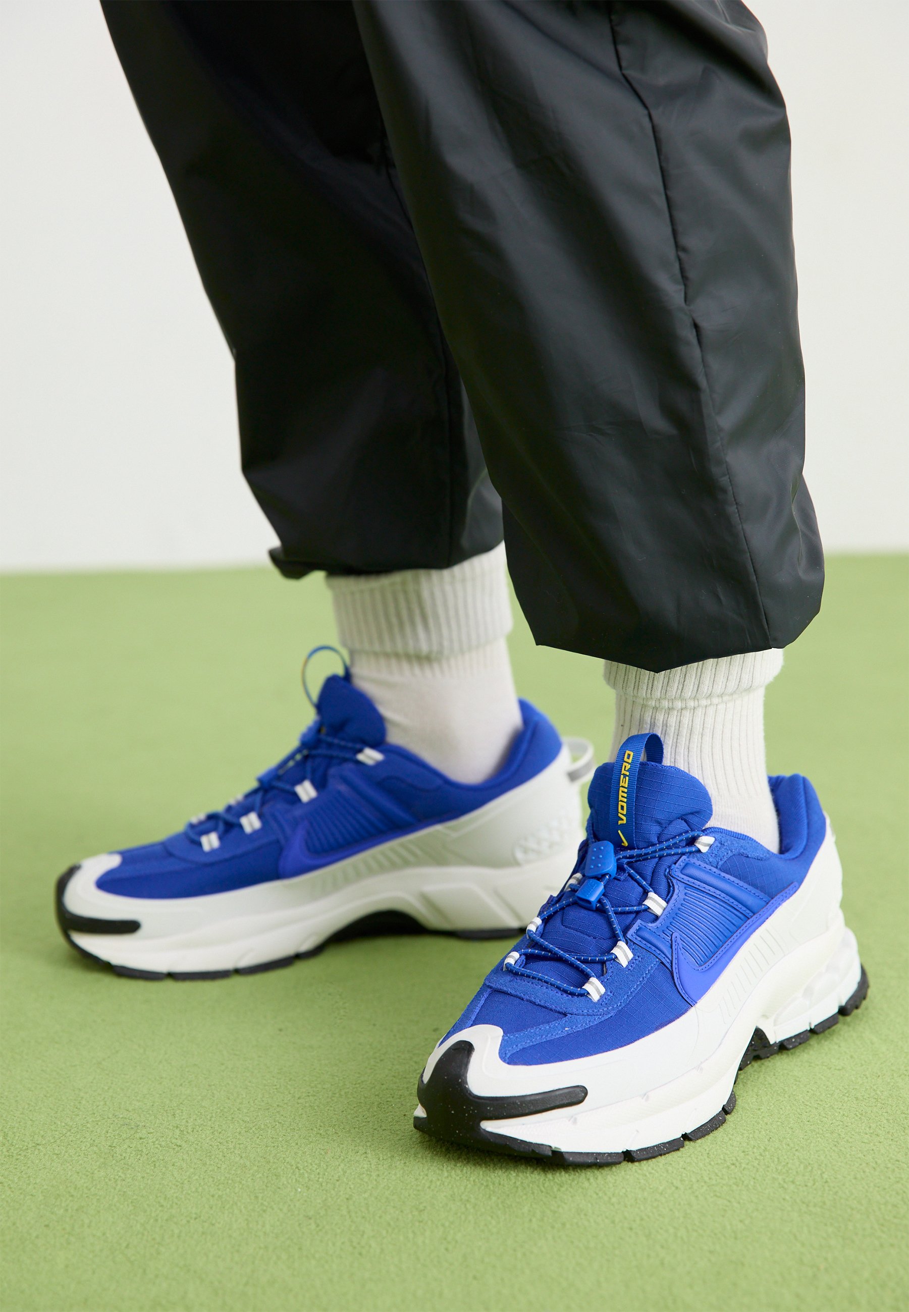 スニーカー Nike Zoom Vomero Rom M Racer Blue Summit White Black Univers Nike Sportswear ZOOM VOMERO ROAM - Trainers - racer blue